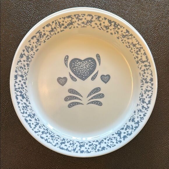 Corelle Elegant Hearts  Patterned Dinner Plates set of 6 - Picture 1 of 6